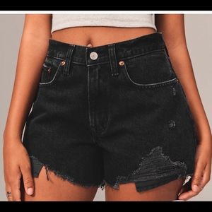 Abercrombie Mid Rise Boyfriend Short